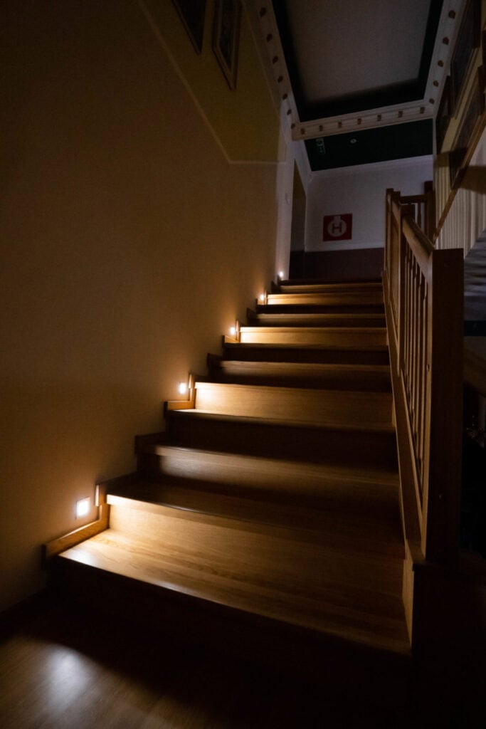 Stairs to room floor